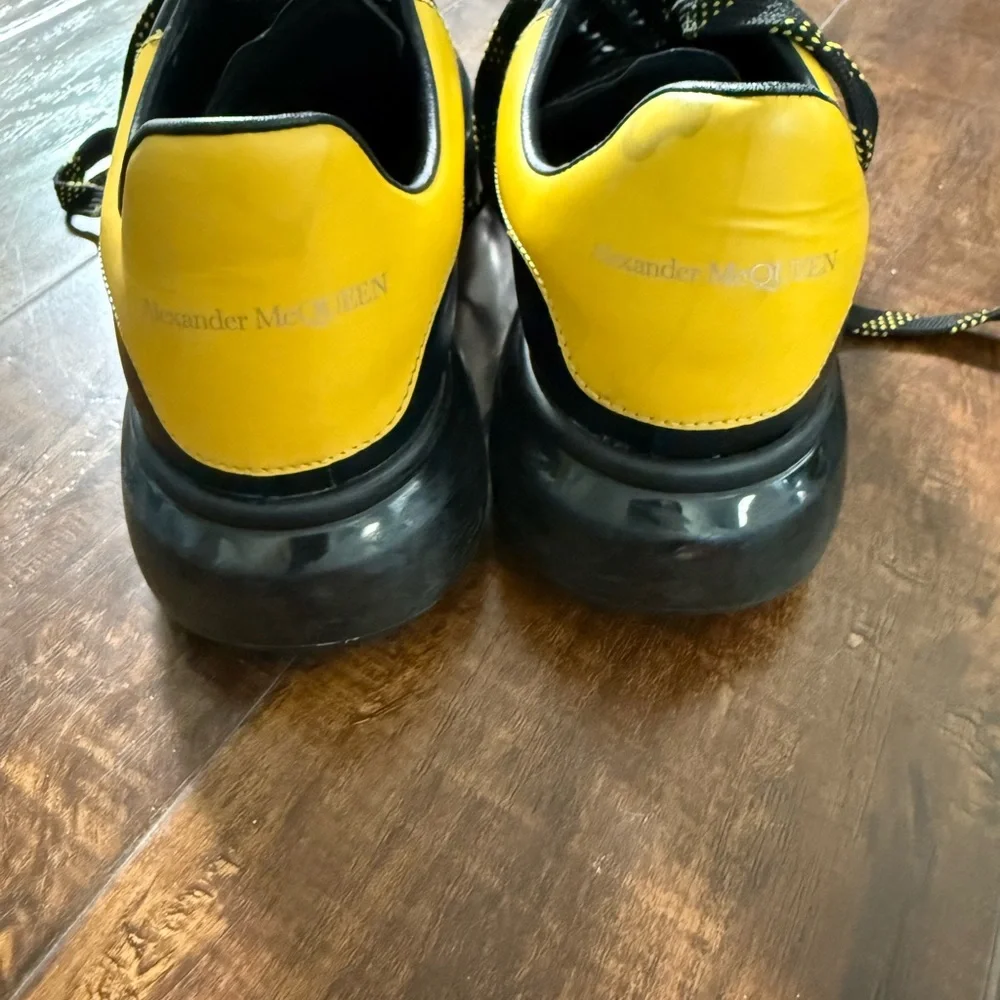 Alexander McQueen Black and Yellow Sneakers EU 42 - Picture 5 of 15